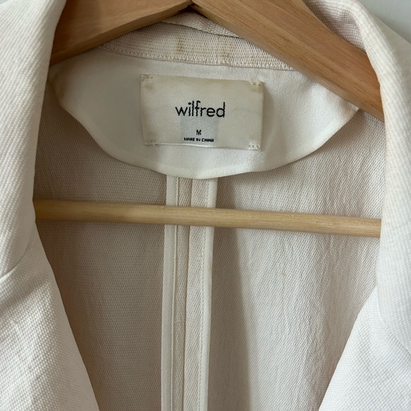 Aritzia Wilfred flowy button up shirt - Picture 2 of 3